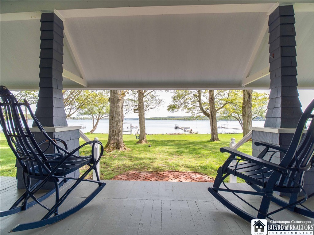 4421 Lakeside Drive