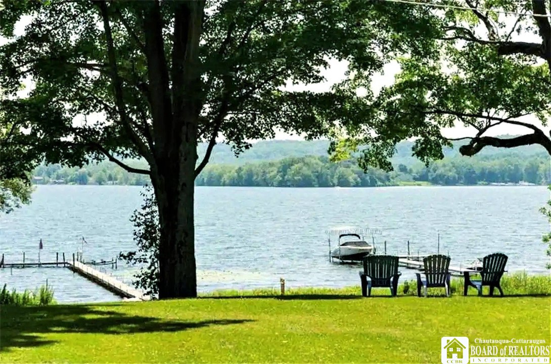 4421 Lakeside Drive