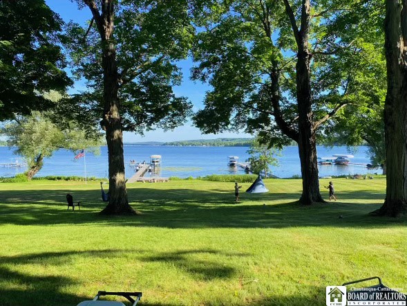 4421 Lakeside Drive