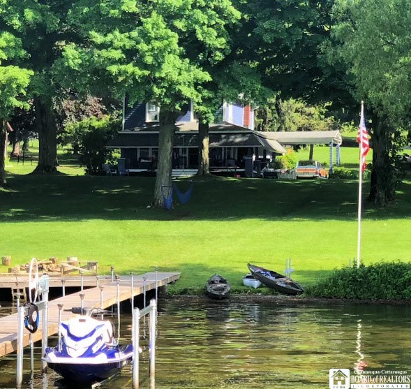 4421 Lakeside Drive