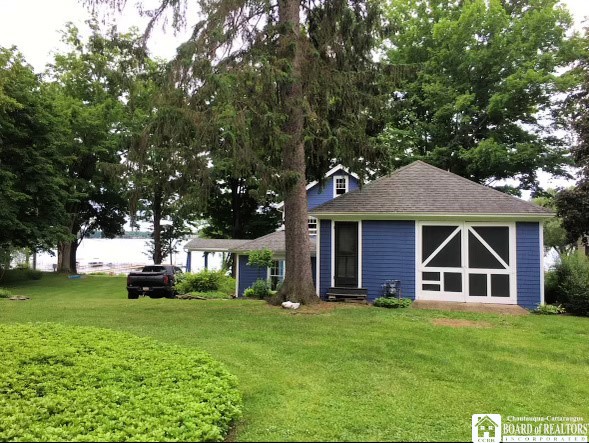 4421 Lakeside Drive