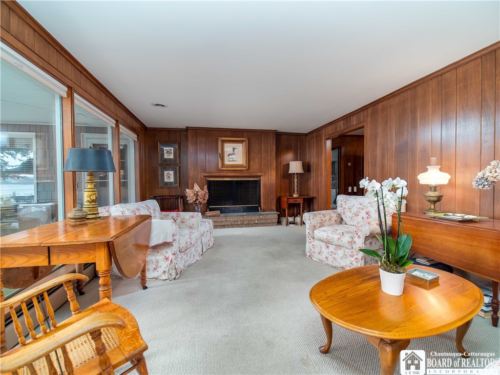 223 Lakeside Drive