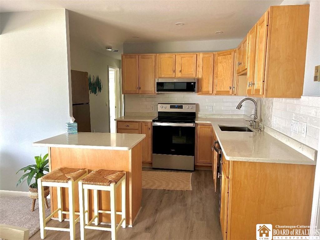 5301 East Lake Road 11