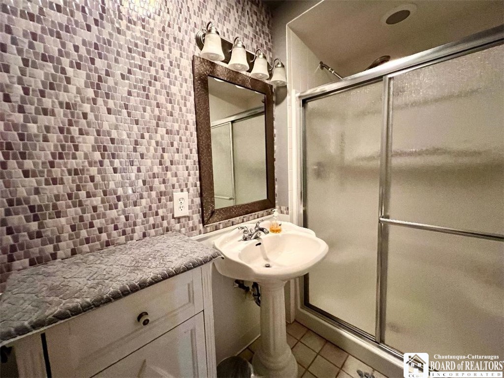 5301 East Lake Road 11