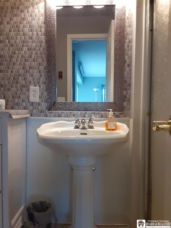 5301 East Lake Road 11