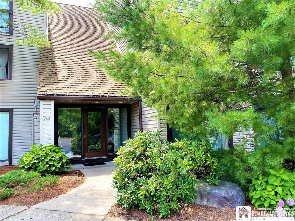 5301 East Lake Road 11