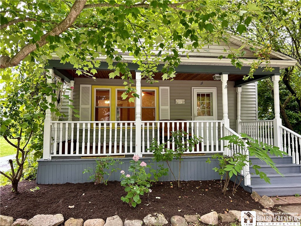11 Maple Street