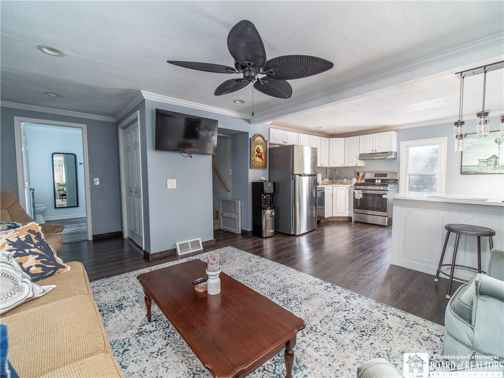 10391 West Side Hill Road