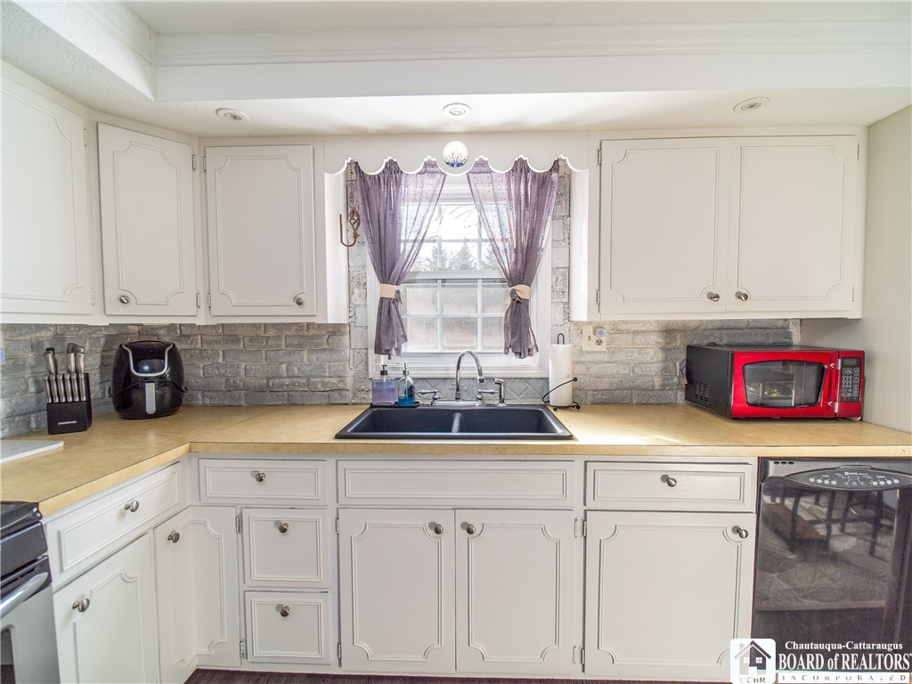 10391 West Side Hill Road