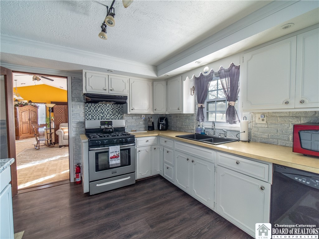 10391 West Side Hill Road