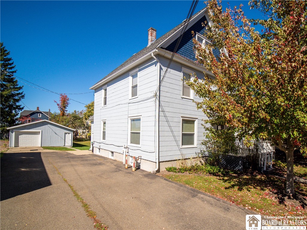9 Maple Street