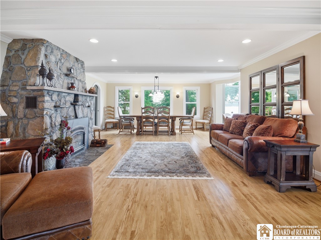 3239 Driftwood Road