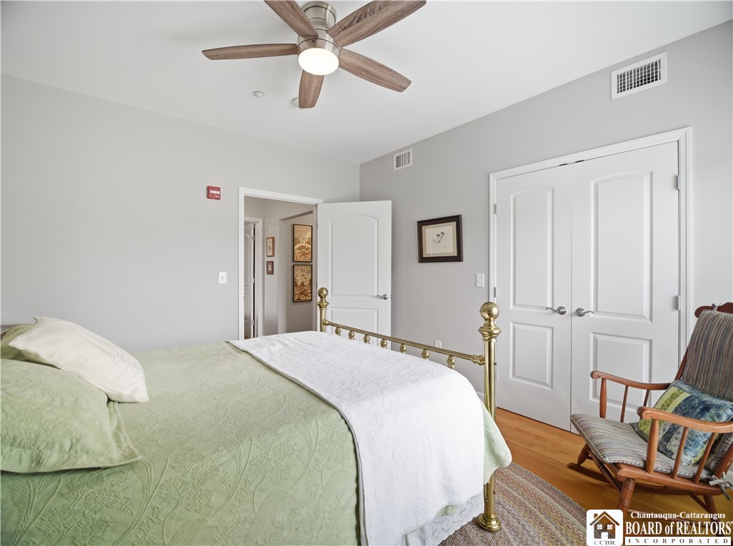 50 Lakeside Drive B201