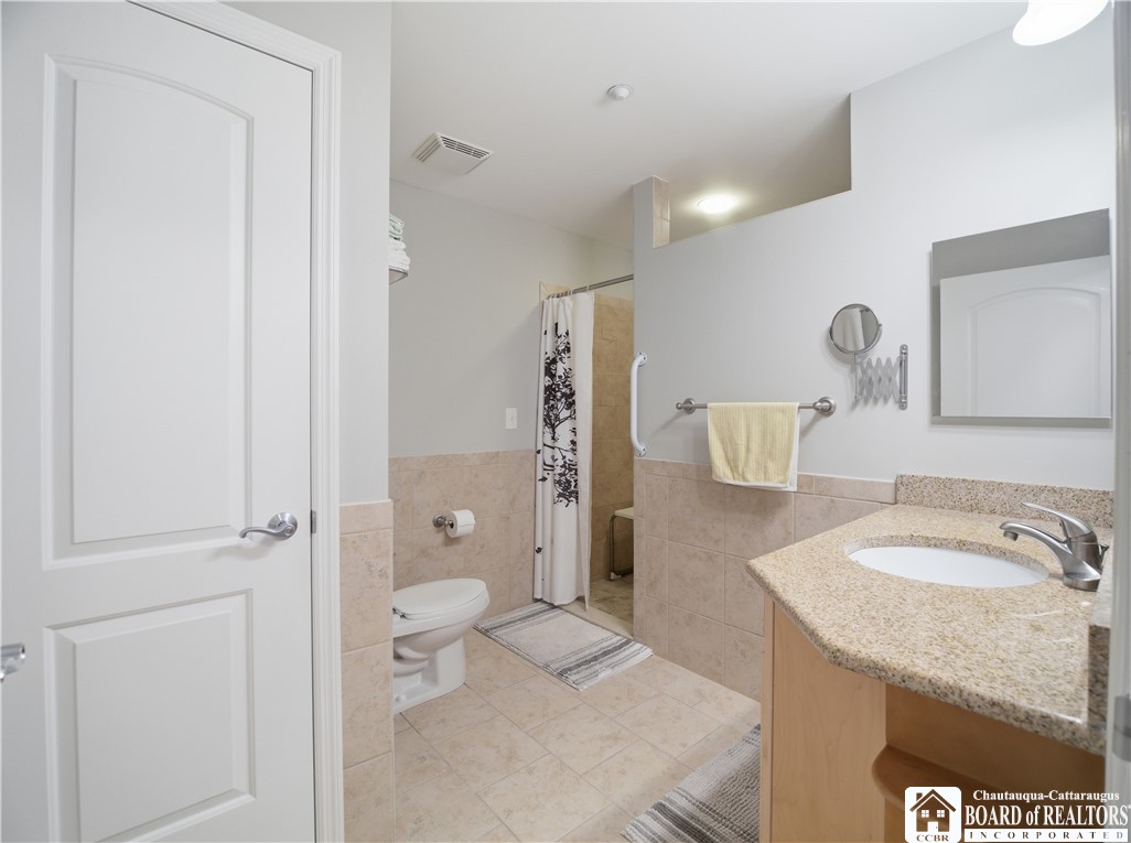 50 Lakeside Drive B201