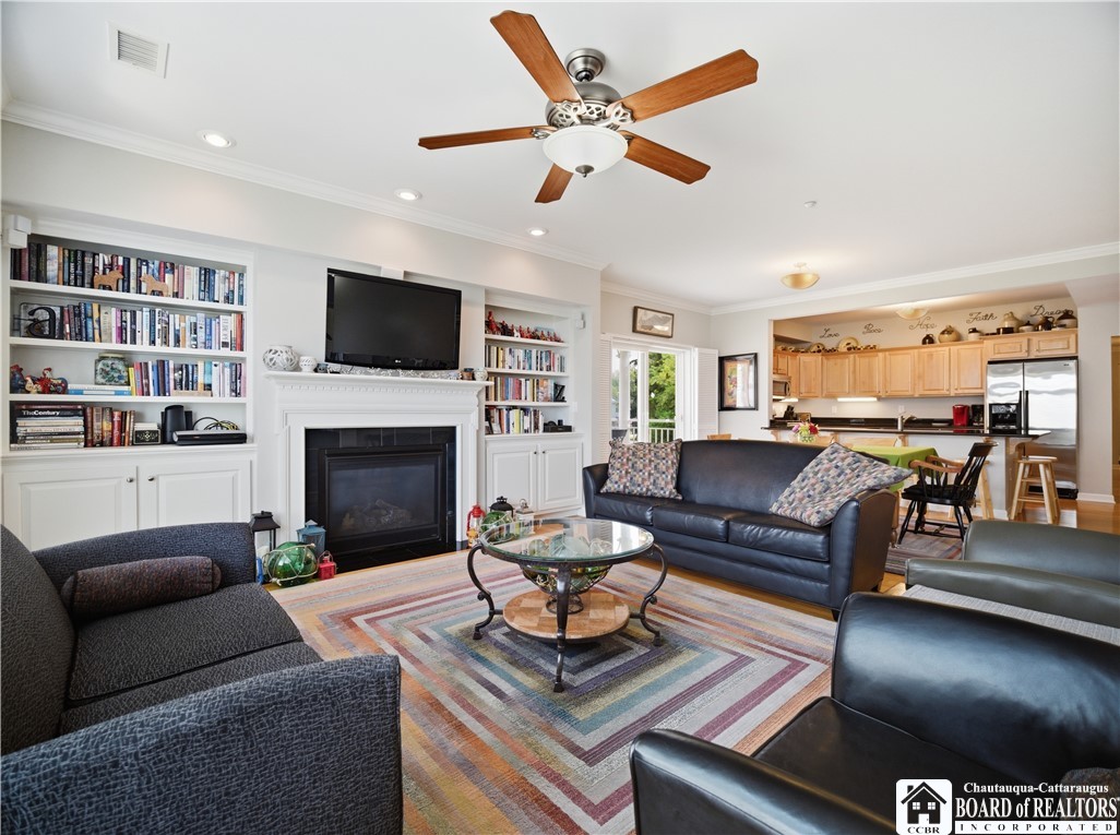 50 Lakeside Drive B201