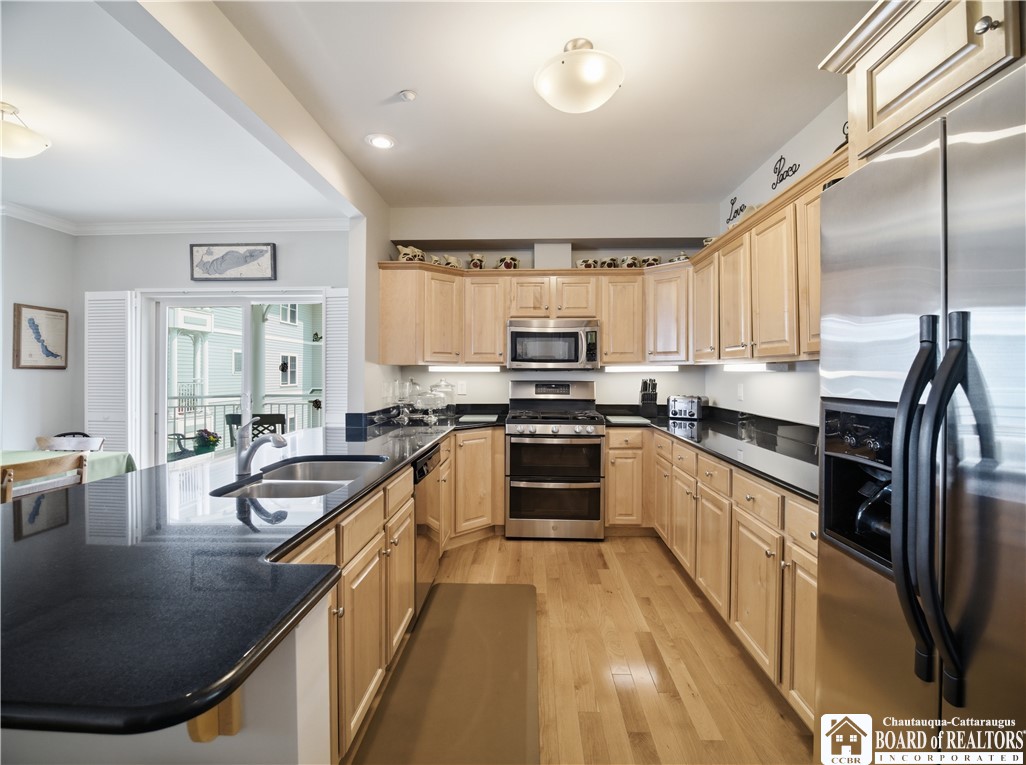 50 Lakeside Drive B201