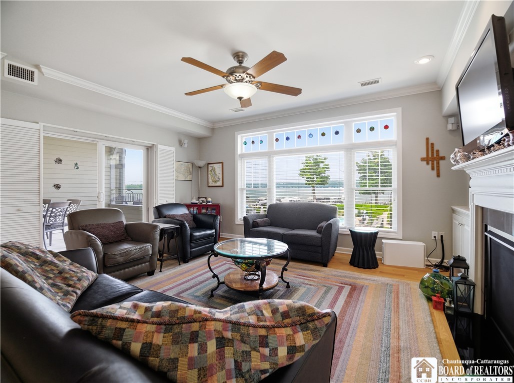 50 Lakeside Drive B201