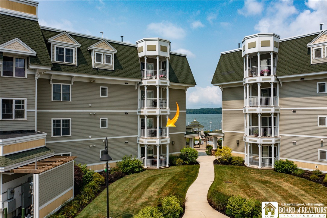 50 Lakeside Drive B201