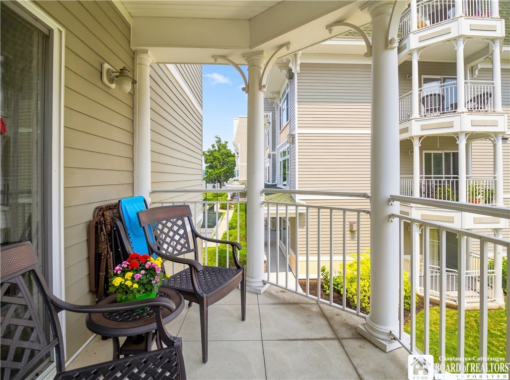 50 Lakeside Drive B201