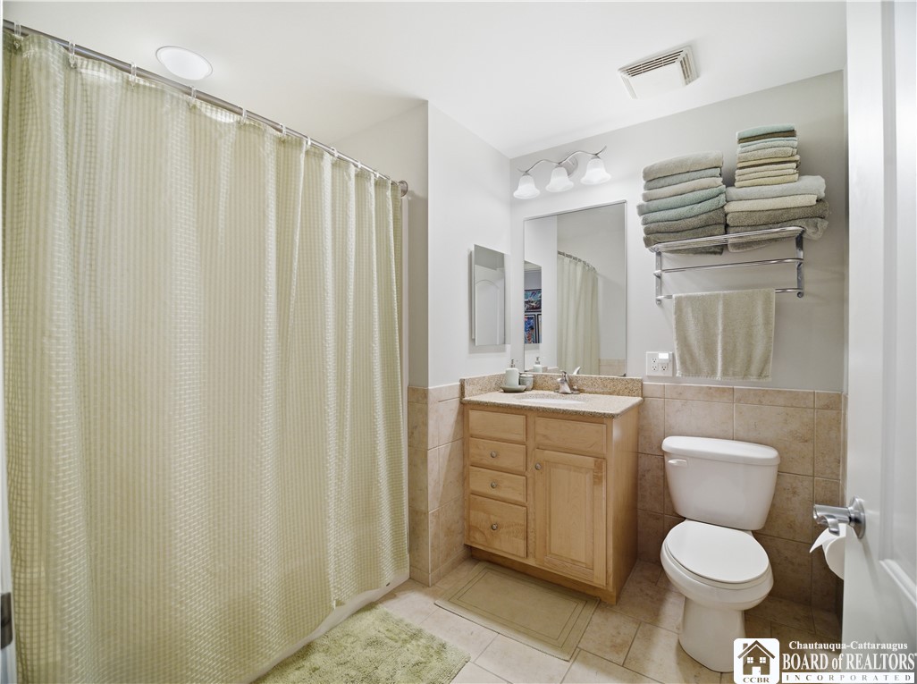 50 Lakeside Drive B201