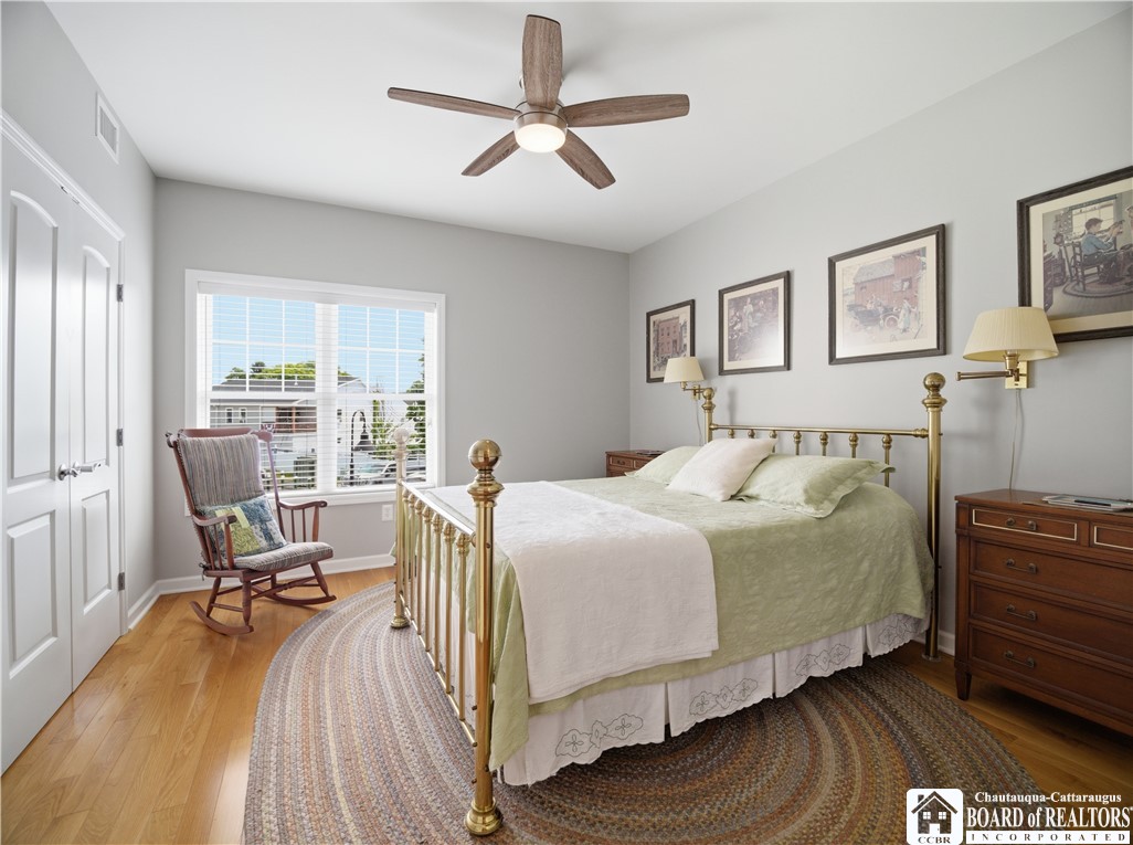 50 Lakeside Drive B201
