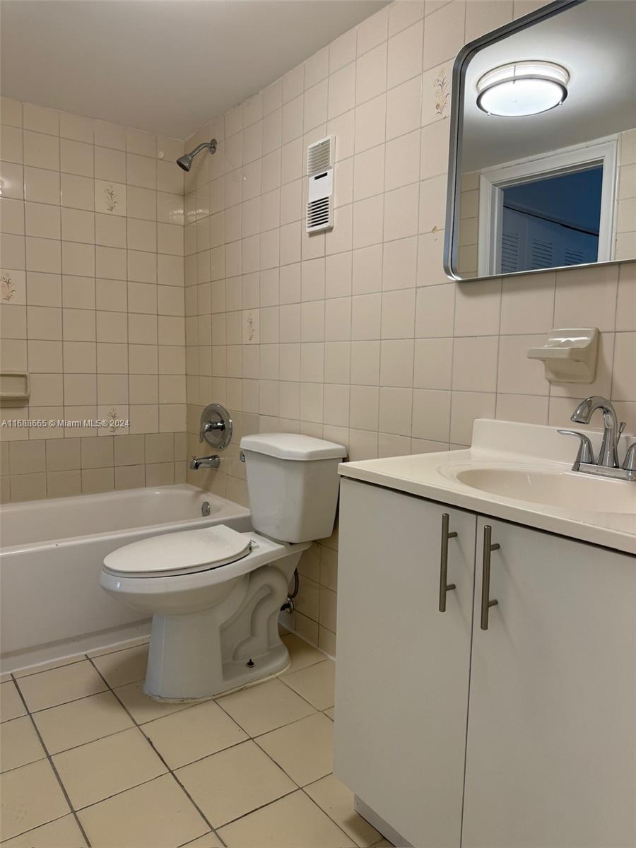 180 Royal Palm Rd # 112