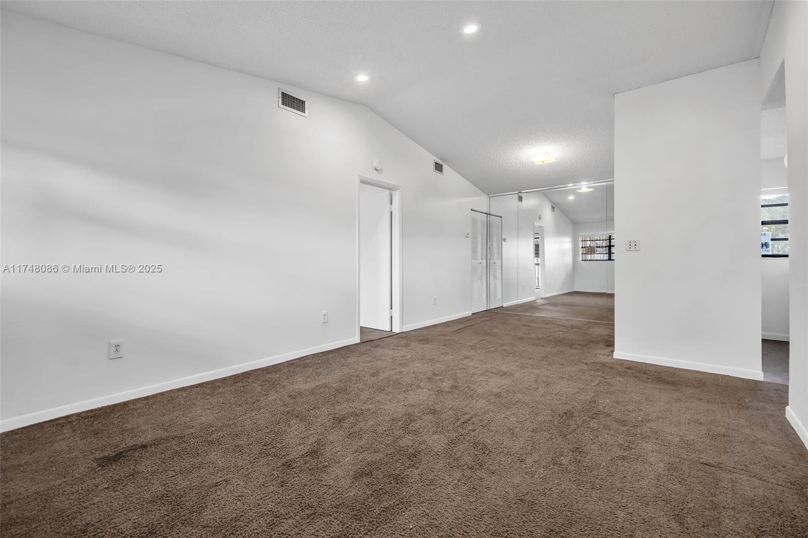 18224 Mediterranean Blvd # 17 Unit: 5-17