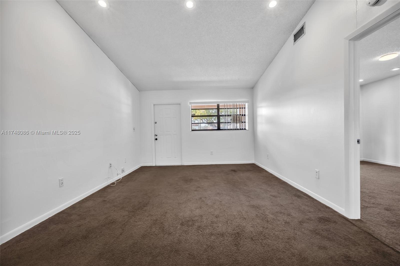18224 Mediterranean Blvd # 17 Unit: 5-17
