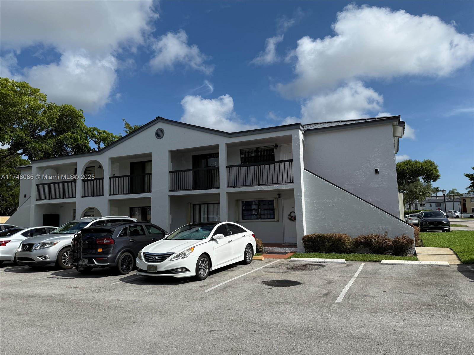 18224 Mediterranean Blvd # 17 Unit: 5-17