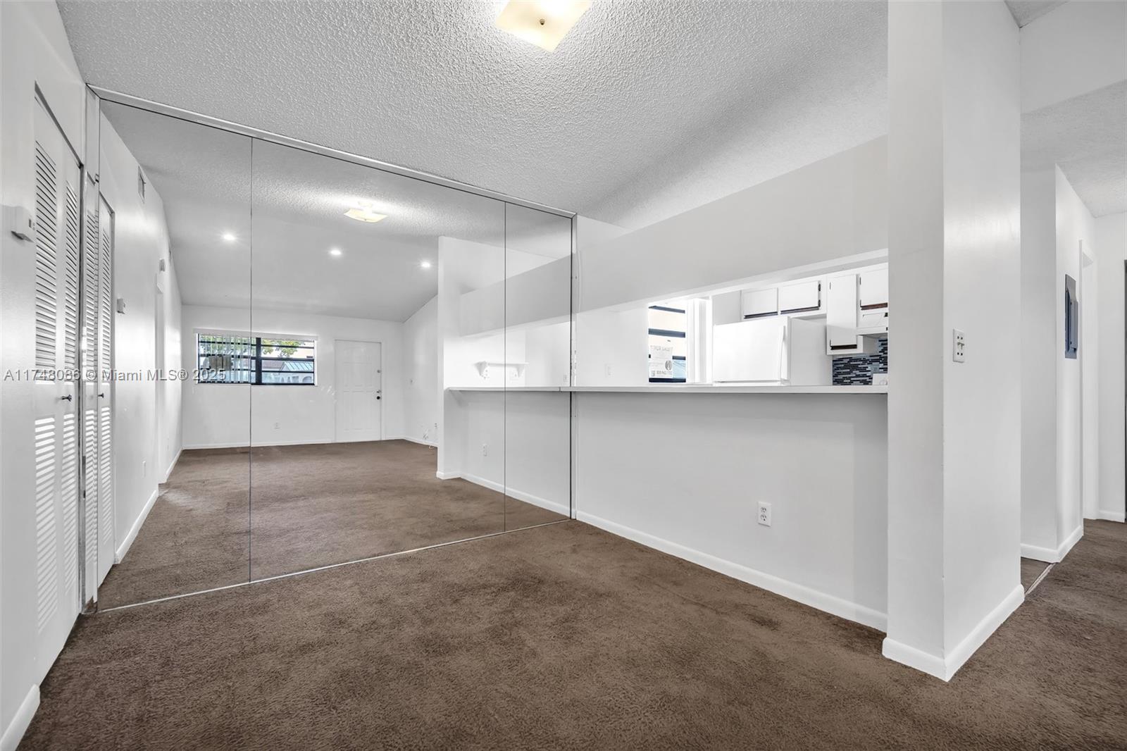 18224 Mediterranean Blvd # 17 Unit: 5-17