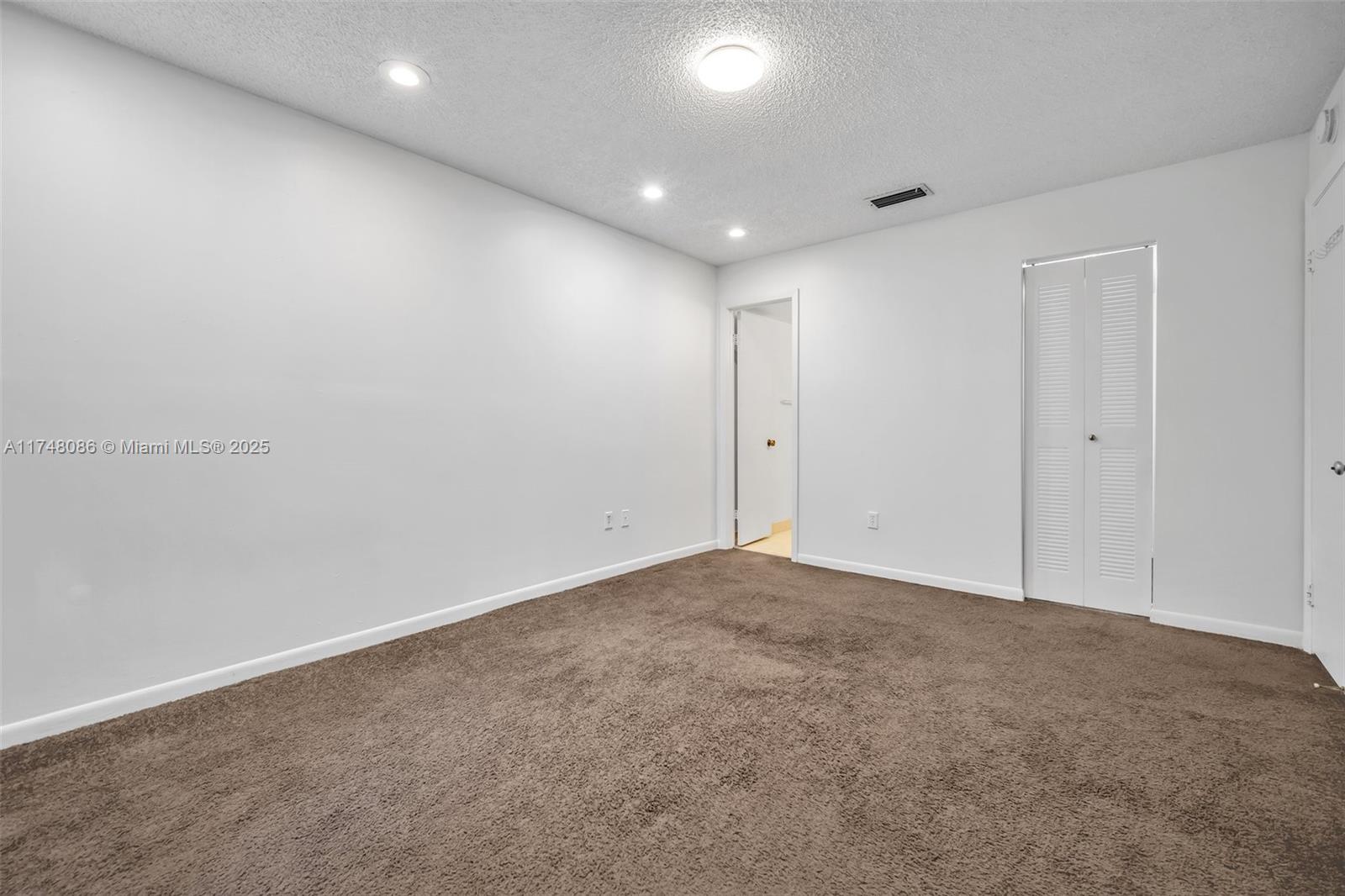 18224 Mediterranean Blvd # 17 Unit: 5-17