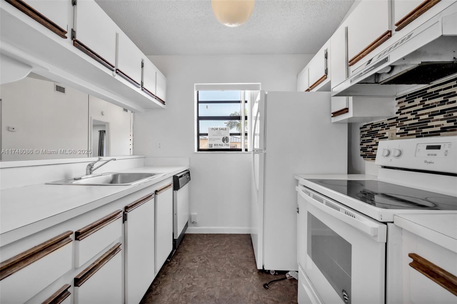18224 Mediterranean Blvd # 17 Unit: 5-17