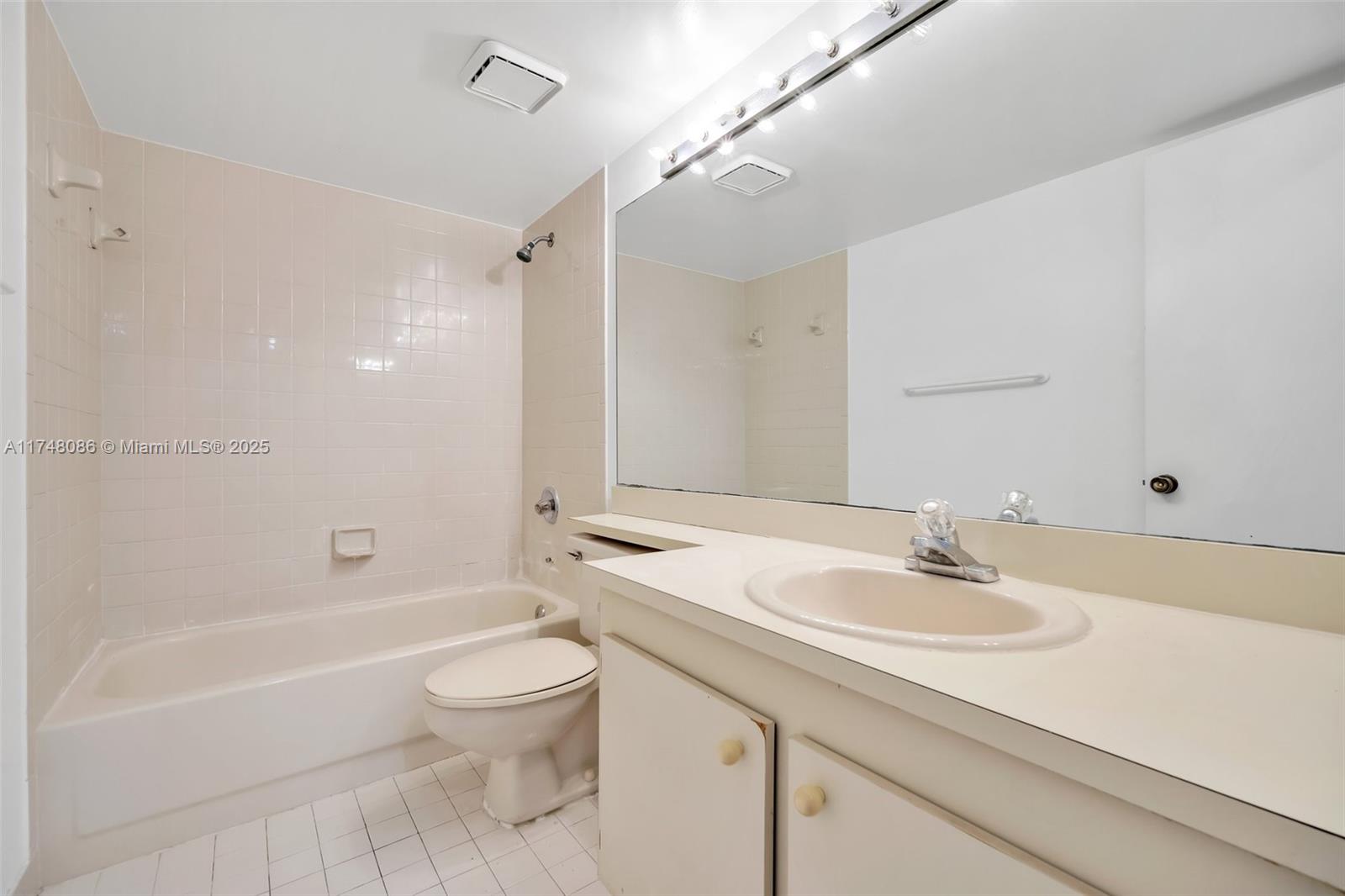 18224 Mediterranean Blvd # 17 Unit: 5-17