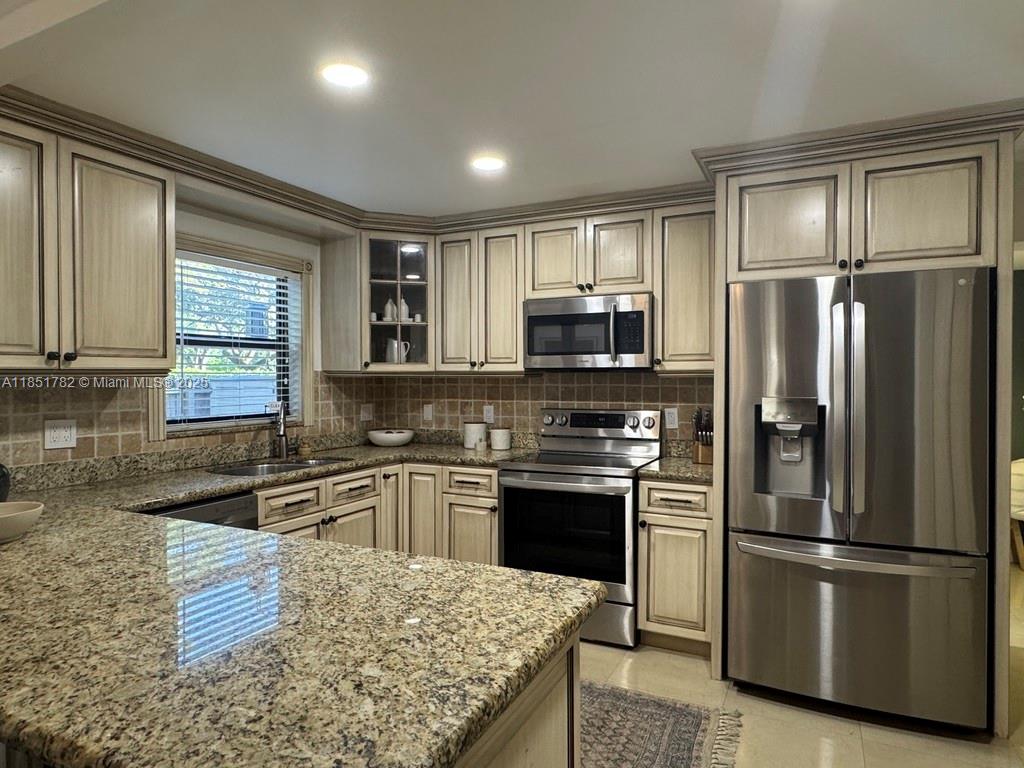 46 Chestnut Cir # 46