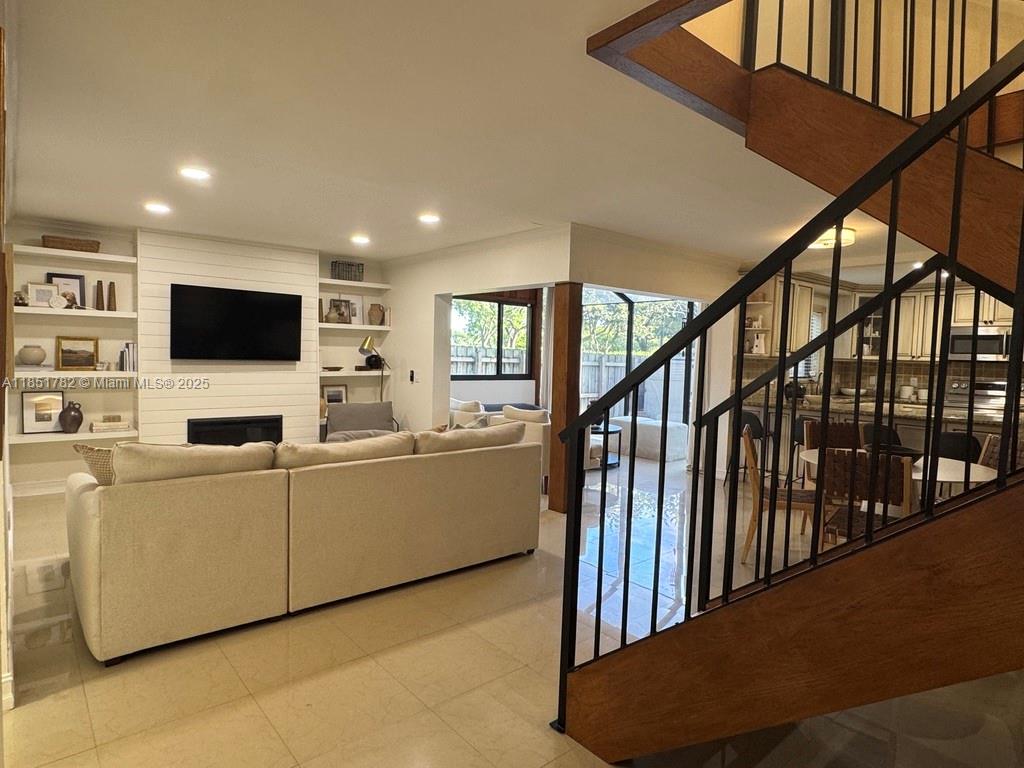 46 Chestnut Cir # 46