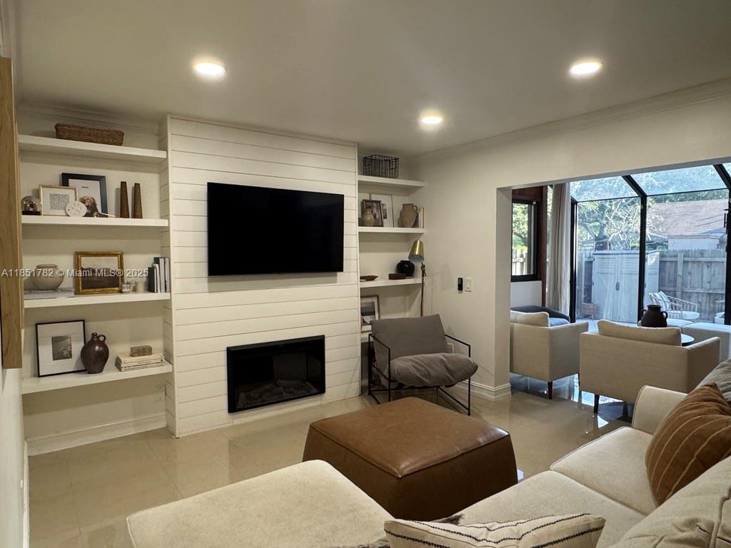 46 Chestnut Cir # 46