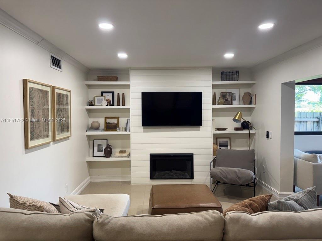 46 Chestnut Cir # 46