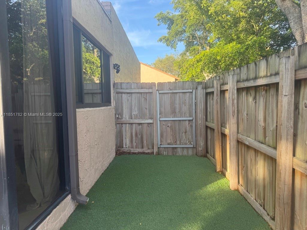 46 Chestnut Cir # 46