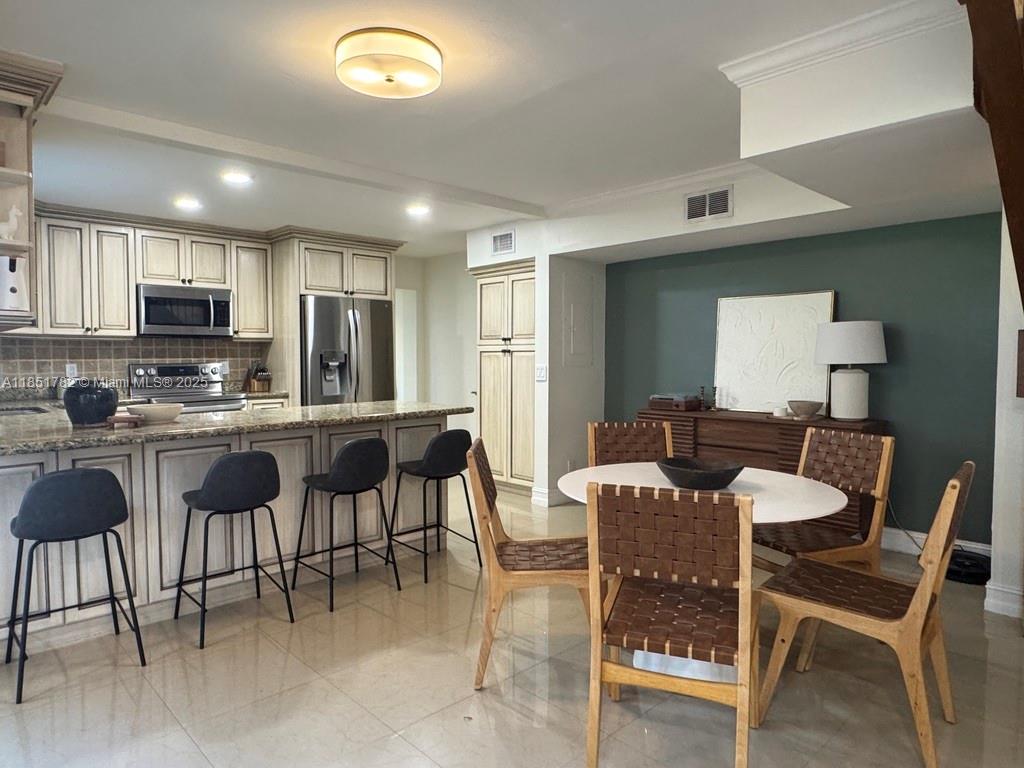 46 Chestnut Cir # 46