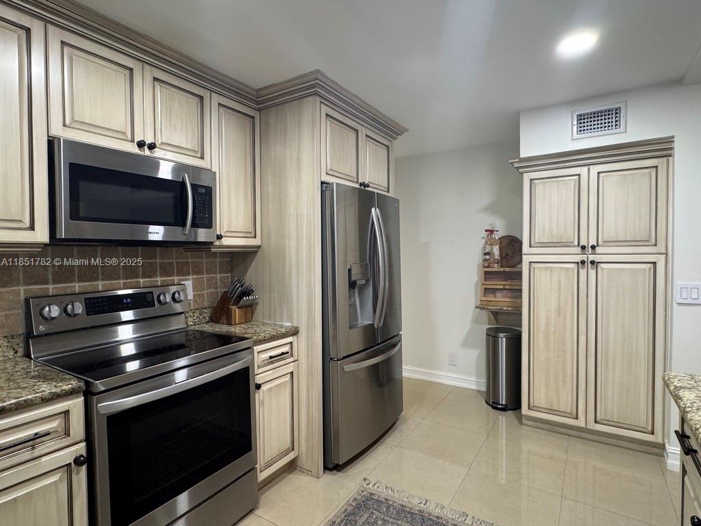 46 Chestnut Cir # 46