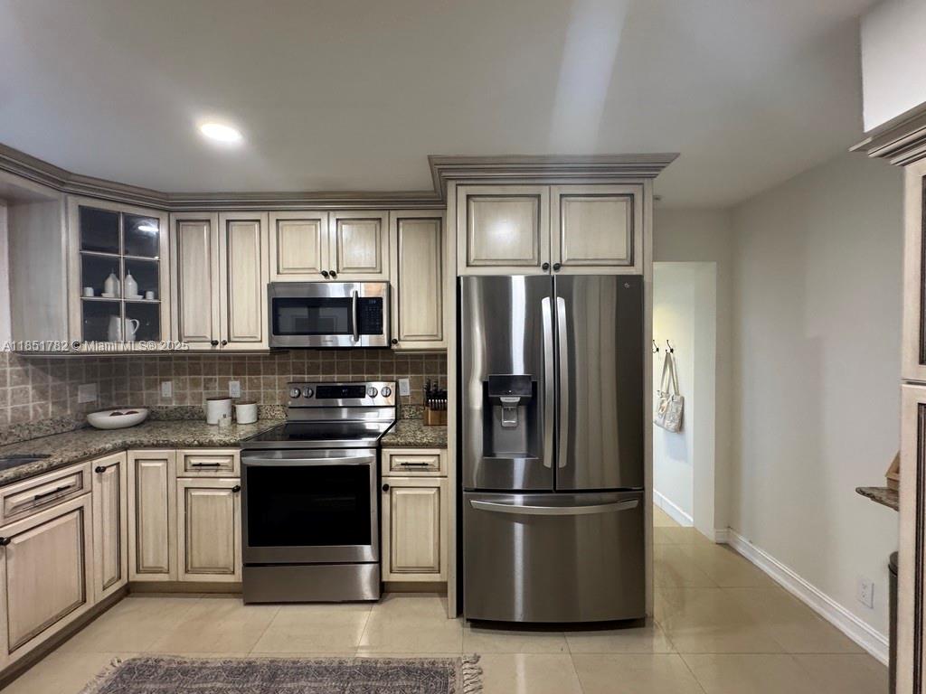 46 Chestnut Cir # 46