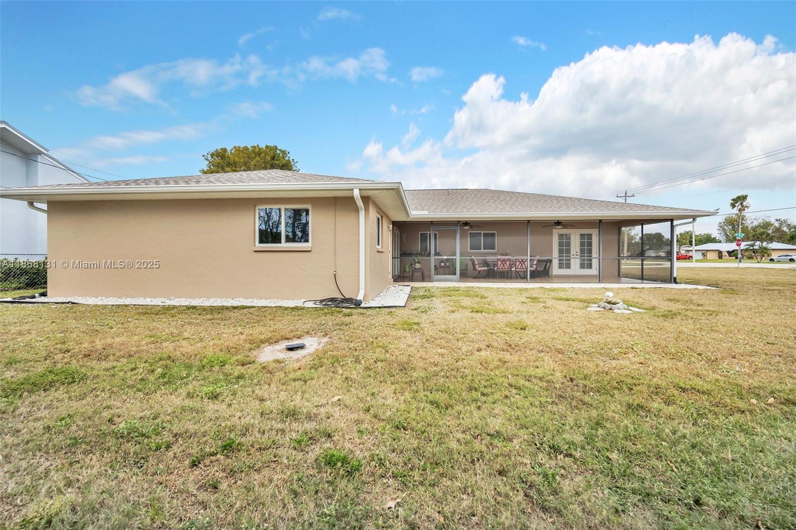 404 SW 33rd Ter