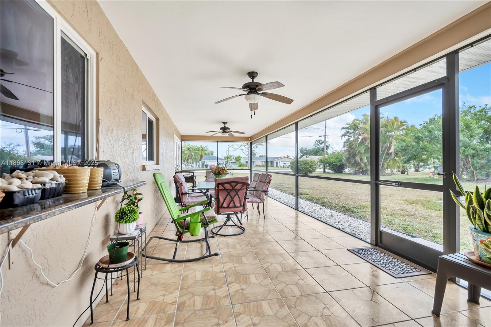 404 SW 33rd Ter