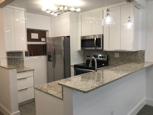 120 Royal Palm Rd # 211