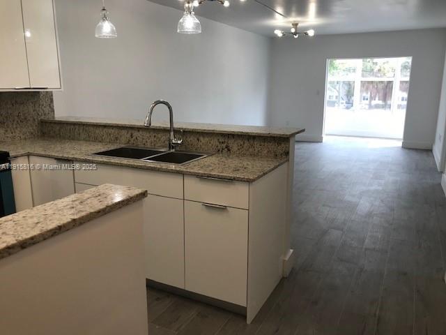 120 Royal Palm Rd # 211