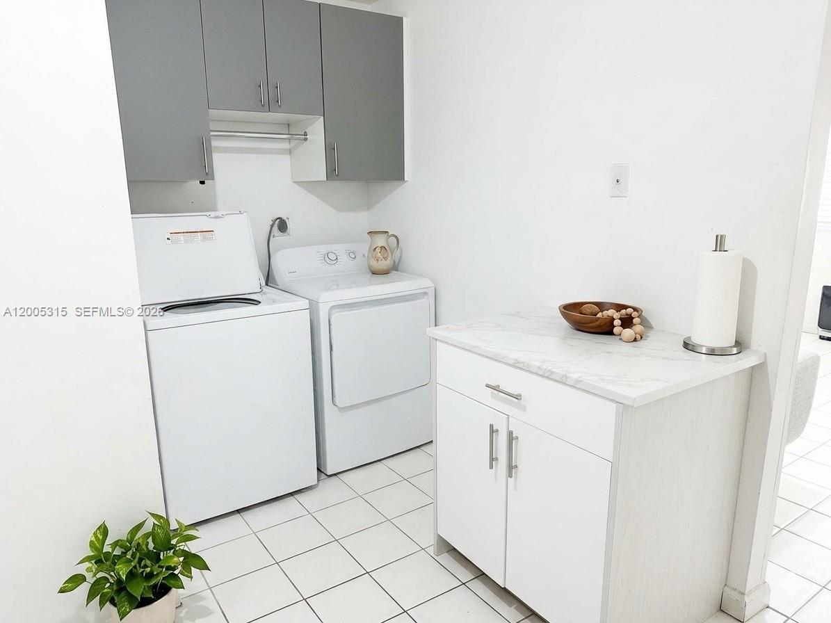 1212-1214 SW 30th Ct