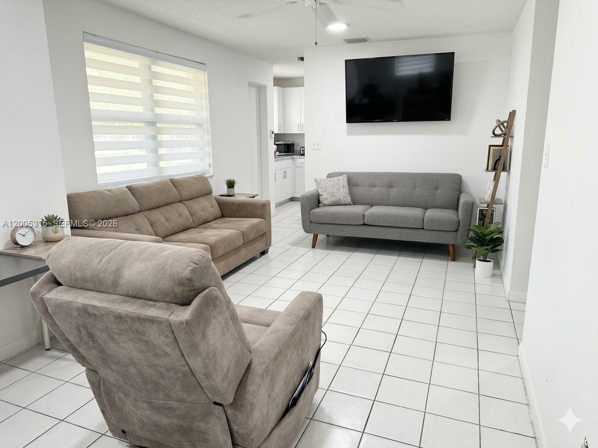 1212-1214 SW 30th Ct