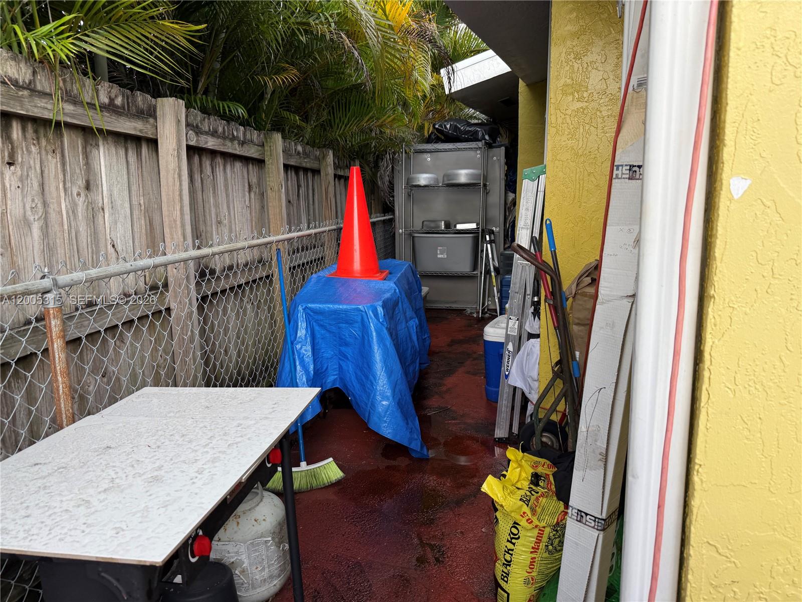 1212-1214 SW 30th Ct