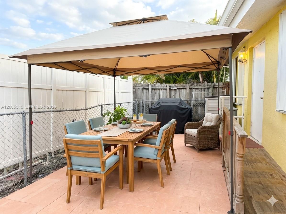 1212-1214 SW 30th Ct