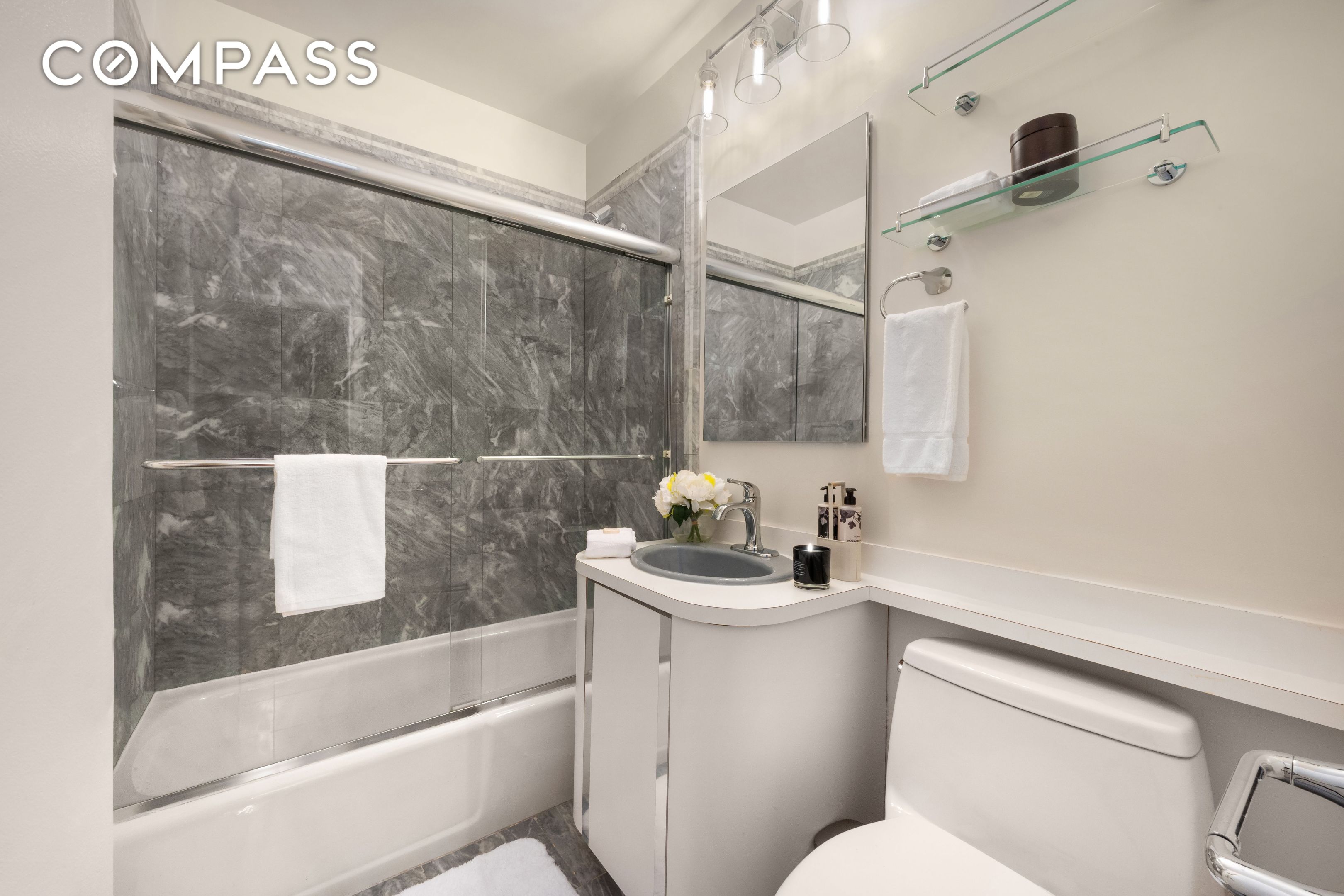 400 E 56th Street 38S